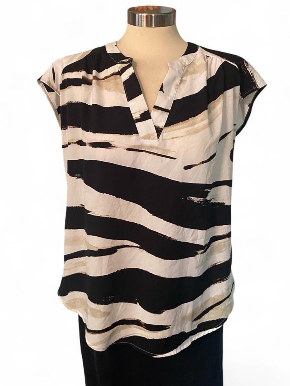 Liz Claiborne Black, White & Taupe Abstract Stripe Zebra V-Neck Blouse